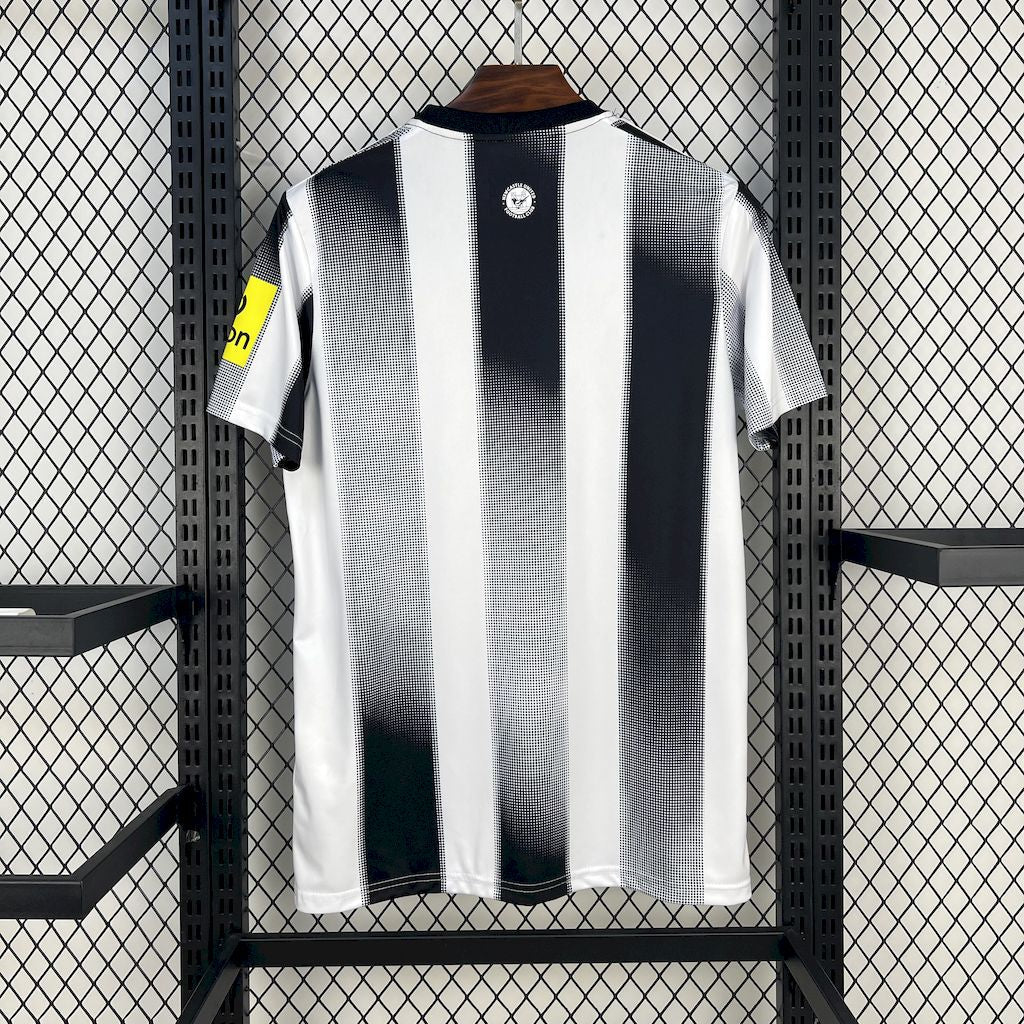 Newcastle United 2025/26 Home Jersey
