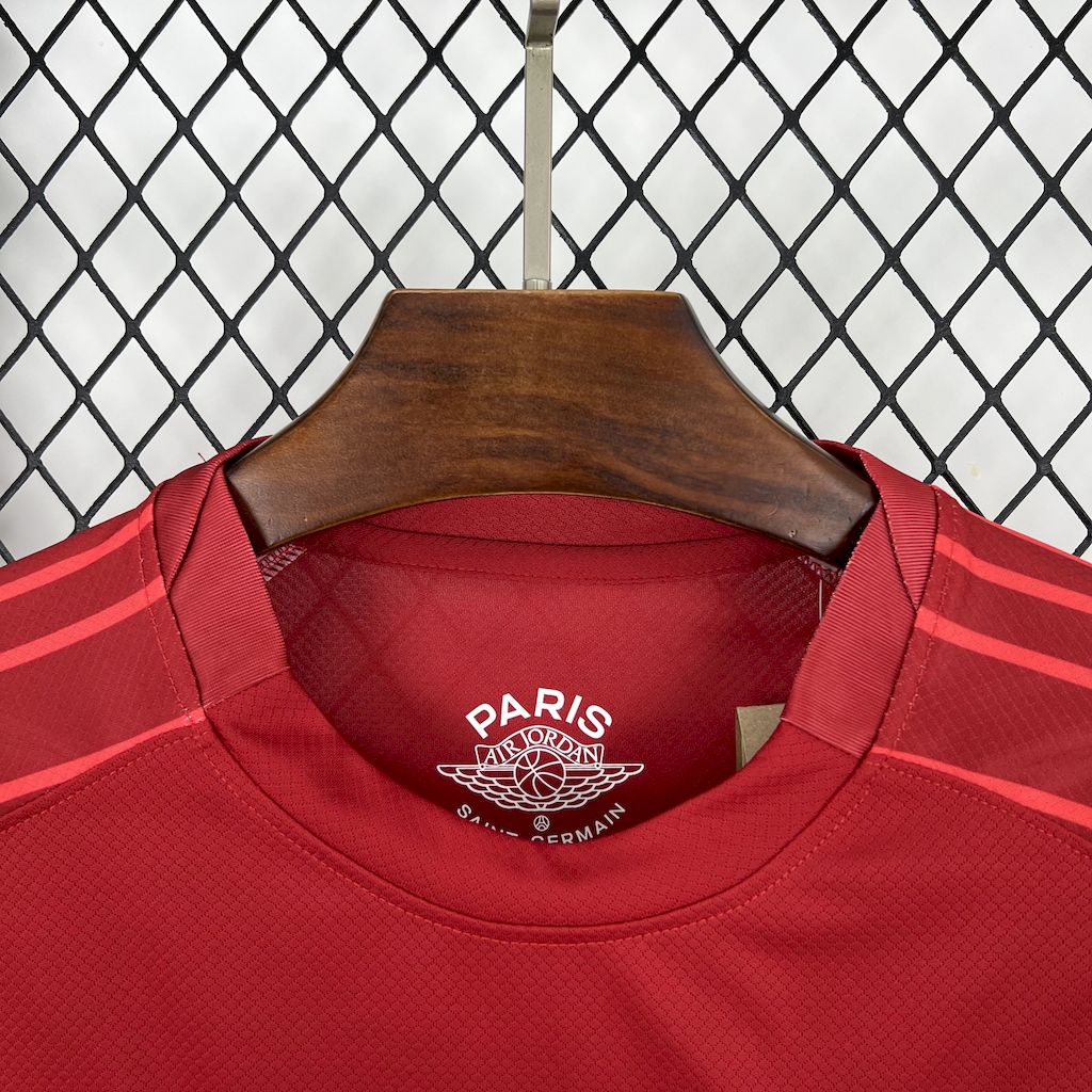 Paris Saint-Germain 2025/26 Red goalkeeper Long Sleeves Jersey
